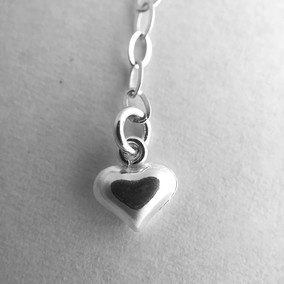 ~925 Sterling Silver Dangling Puffed Heart Anklet - Picture 2 of 3